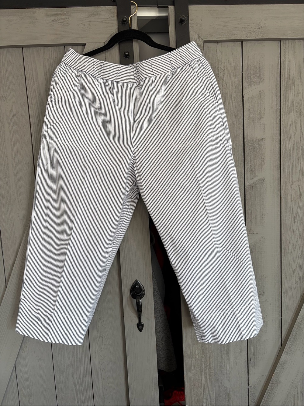 Talbots White and Navy Pinstripe Cropped Trousers